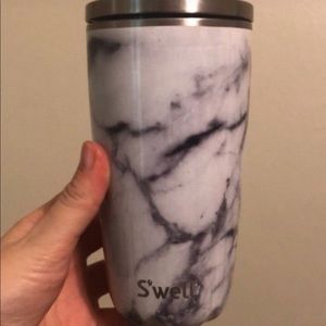 18 oz SWell Tumbler with Lid